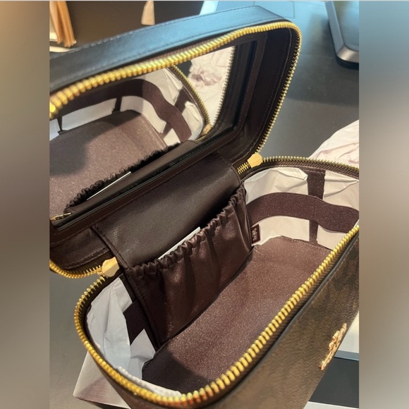 Coach cosmetic case - Picture 2 of 4